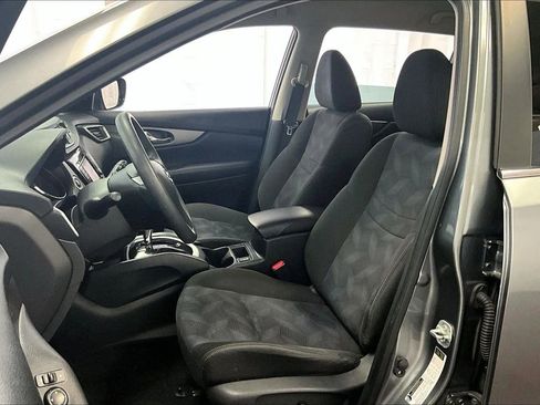 Used 2015 Nissan Rogue SV w/ SV Premium Package image 25