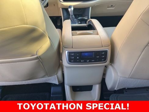 Used 2016 Toyota Highlander Limited Platinum image 18