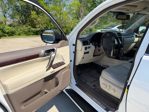 Used 2014 Lexus GX 460 Luxury image 9