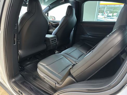 Used 2020 Tesla Model X Long Range image 16