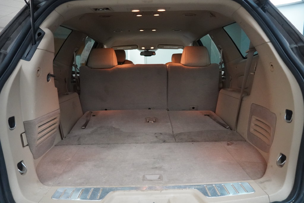 Used 2008 Buick Enclave CXL w/ Entertainment Package #3 FWD image 36