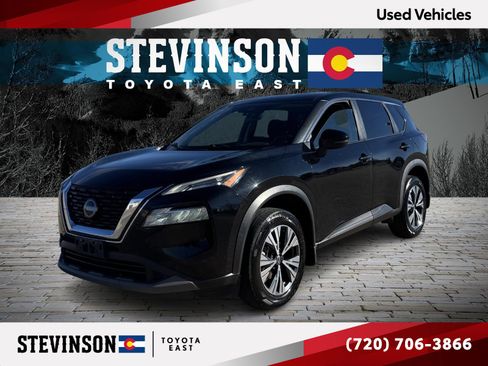 Used 2022 Nissan Rogue SV image 1