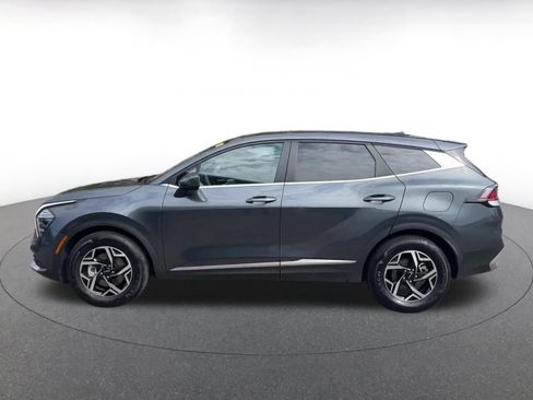 Used 2025 Kia Sportage LX image 8