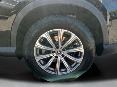 Certified 2025 Mercedes-Benz GLC 300 image 6