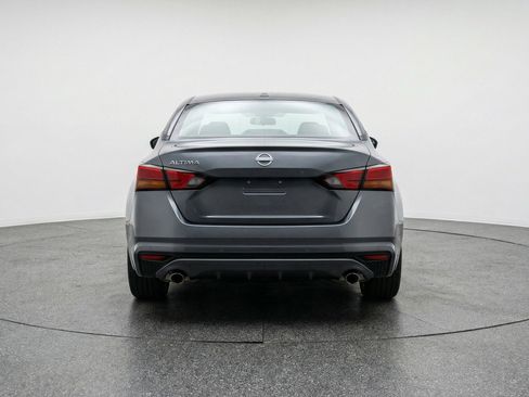 Used 2025 Nissan Altima 2.5 SV FWD image 7