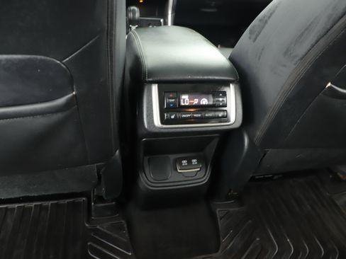 Used 2020 Subaru Ascent Limited w/ Technology Package image 24