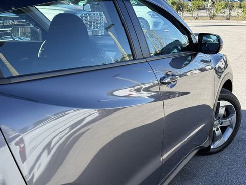Used 2020 Honda HR-V LX image 9
