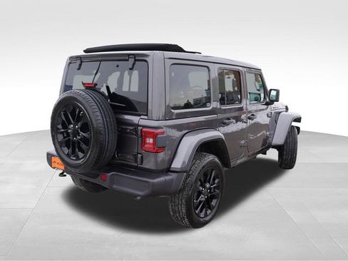 Used 2025 Jeep Wrangler Unlimited Sahara w/ Safety Group AWD/4WD image 6