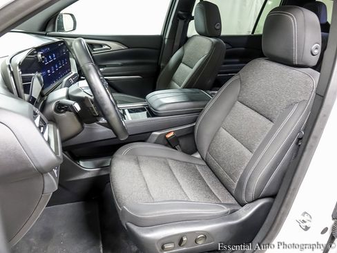 Certified 2024 Chevrolet Traverse LT image 9