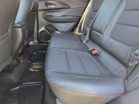 Used 2021 Chevrolet TrailBlazer RS w/ Technology Package FWD image 11