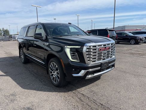 Used 2025 GMC Yukon XL Denali w/ Denali Reserve Package AWD/4WD image 1