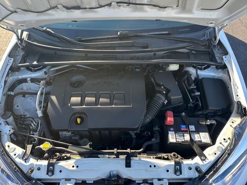 Used 2015 Toyota Corolla L image 19