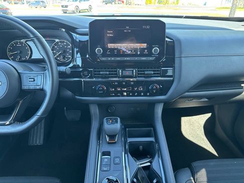 Used 2025 Nissan Pathfinder Rock Creek AWD/4WD image 25