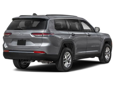 Certified 2025 Jeep Grand Cherokee L Limited w/ Black Appearance Package AWD/4WD image 3