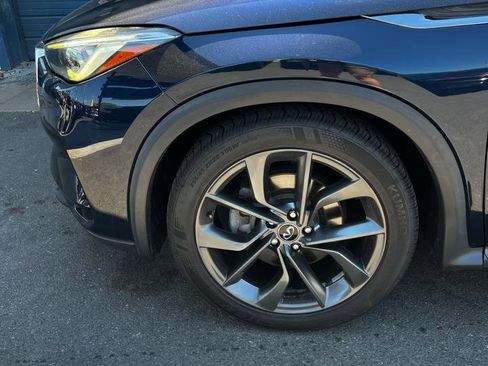 Used 2019 INFINITI QX50 Essential w/ Sensory Package AWD/4WD image 2