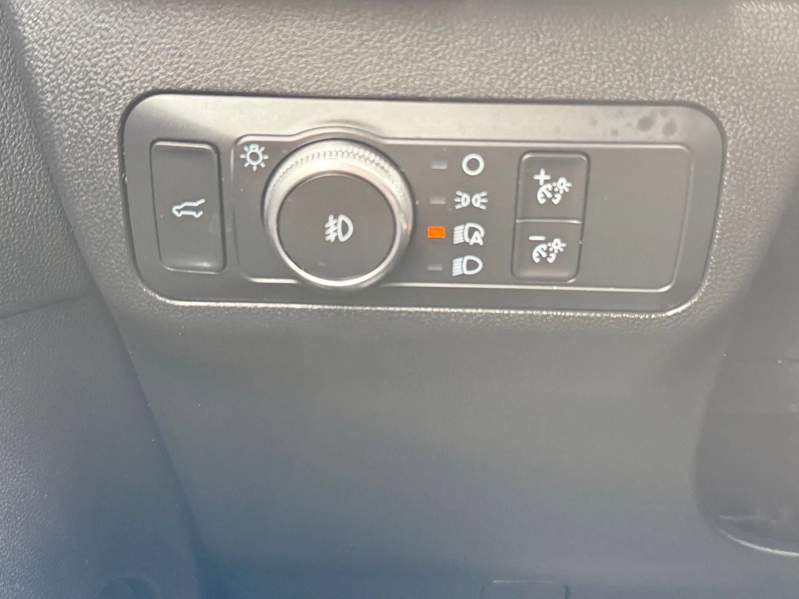 Used 2020 Ford Escape Titanium AWD/4WD image 39