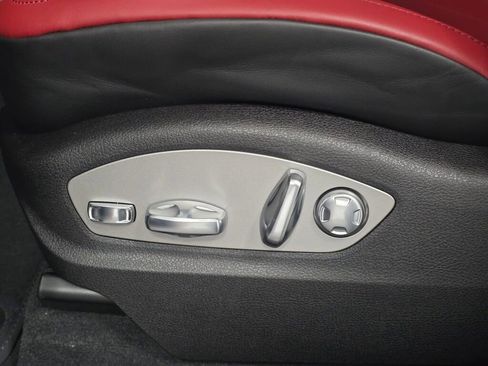 New 2026 Porsche Macan image 25