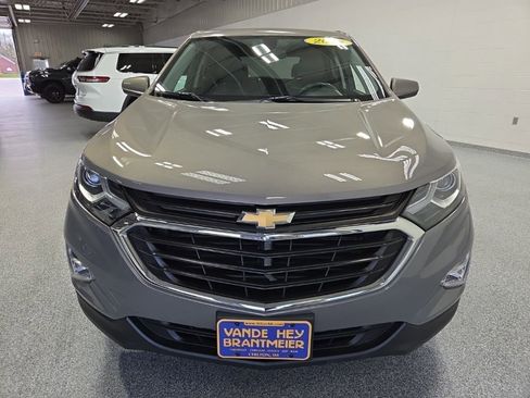 Used 2018 Chevrolet Equinox LT image 2