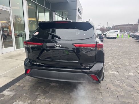 Used 2021 Toyota Highlander LE image 16