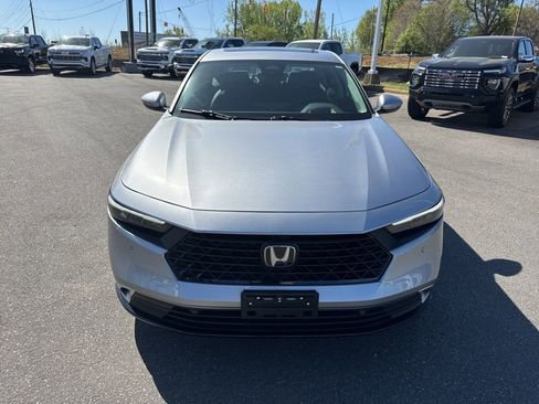 Used 2023 Honda Accord Touring image 8