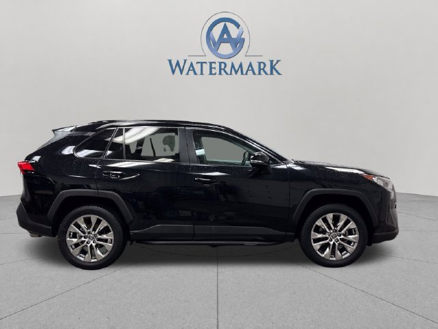 Used 2021 Toyota RAV4 XLE Premium AWD/4WD image 8