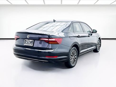 Used 2019 Volkswagen Jetta SEL w/ Cold Weather Package image 4