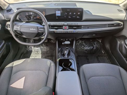 Used 2025 Kia K4 LXS image 24