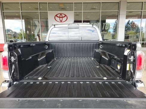 Used 2023 Toyota Tacoma TRD Off-Road w/ Black Out Package (TMS) AWD/4WD image 13