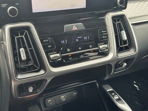 Used 2022 Kia Sorento S image 34