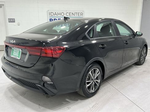 Used 2023 Kia Forte LXS image 8