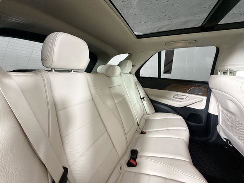 Used 2024 Mercedes-Benz GLE 450 4MATIC image 48