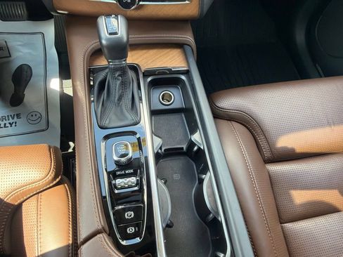 Used 2018 Volvo XC90 T6 Inscription w/ Convenience Package AWD/4WD image 16