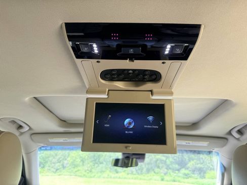 Used 2017 Cadillac Escalade Premium Luxury AWD/4WD image 20