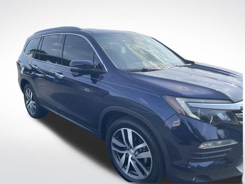 Used 2018 Honda Pilot Touring image 2