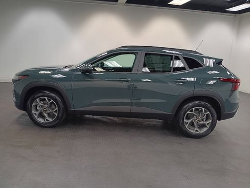 New 2026 Chevrolet Trax LT w/ Sunroof Package image 2