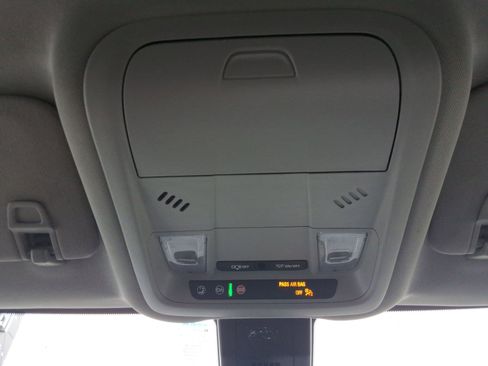 Used 2023 Chevrolet Equinox LT image 20