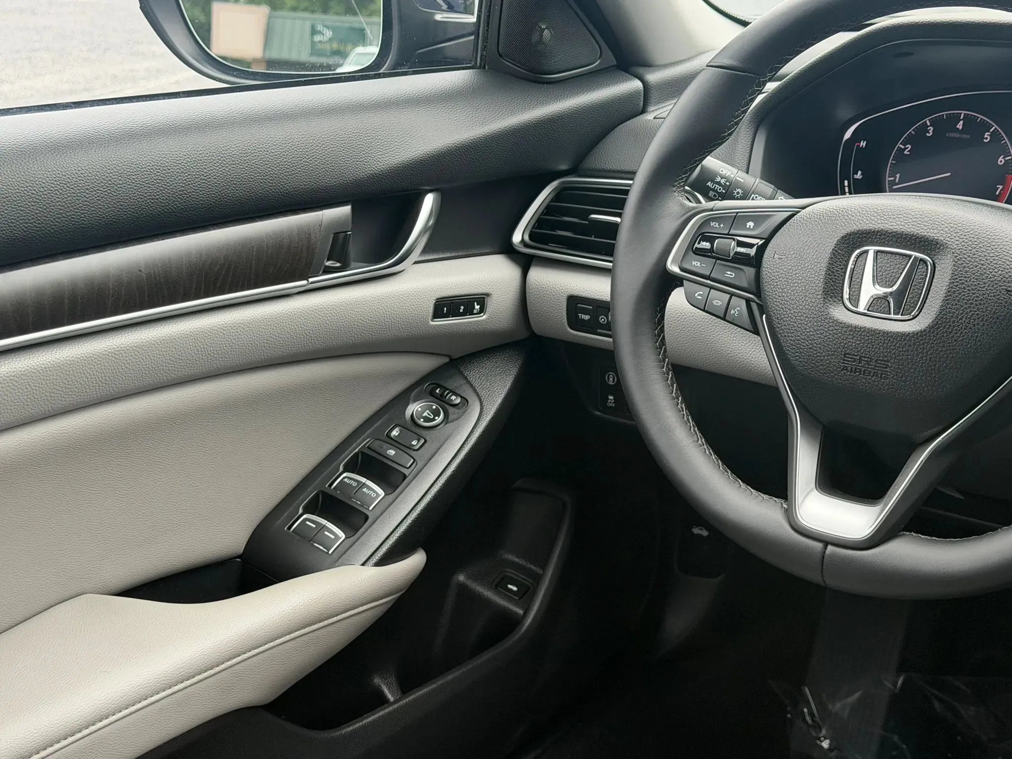 Used 2018 Honda Accord EX-L image 39