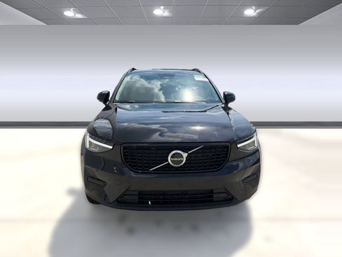 New 2026 Volvo XC40 B5 Core w/ Climate Package AWD/4WD image 6
