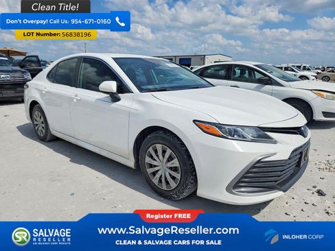 Used 2022 Toyota Camry LE FWD image 5