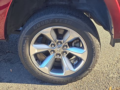 Used 2020 RAM 1500 Limited w/ Body Color Bumper Group image 32