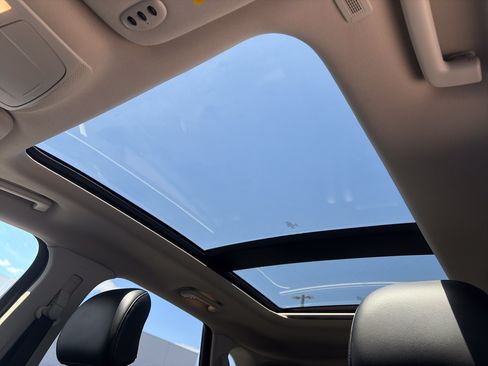 Used 2019 Ford Edge Titanium w/ Equipment Group 301A AWD/4WD image 38