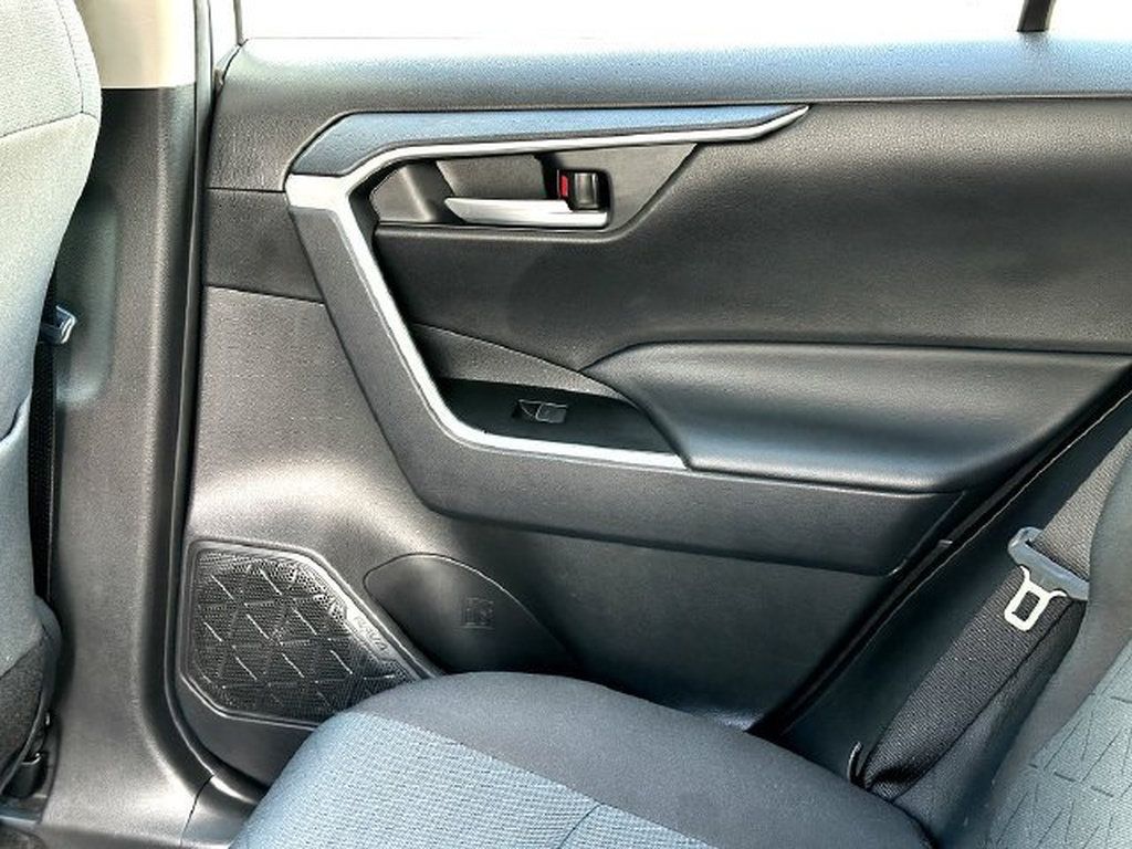Certified 2025 Toyota RAV4 XLE AWD/4WD image 20