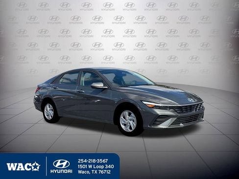 New 2026 Hyundai Elantra SE image 12