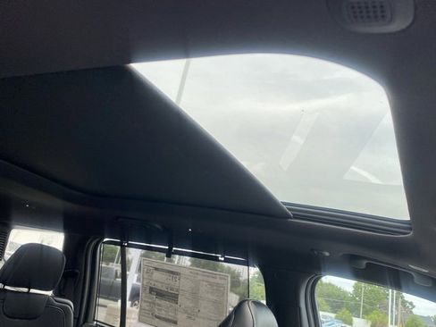 New 2025 Jeep Grand Cherokee L Limited w/ Luxury Tech Group II image 33