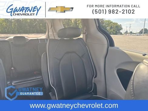 Used 2023 Chrysler Pacifica Limited image 29
