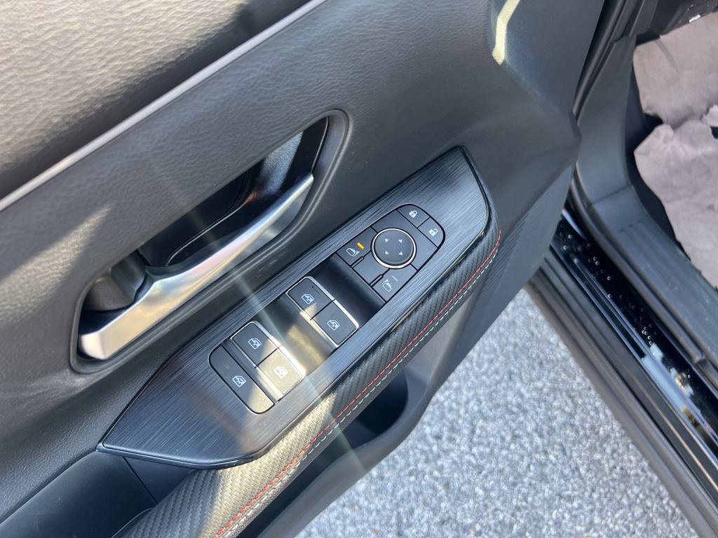 Certified 2025 Nissan Kicks SR AWD/4WD image 19