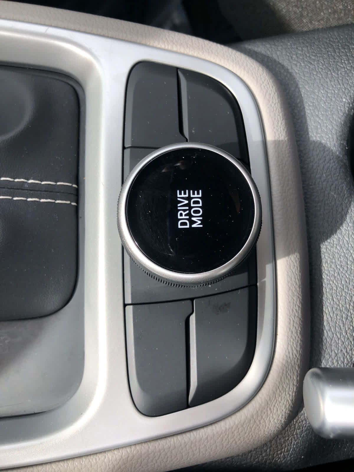 Certified 2025 Hyundai Venue SEL FWD image 19