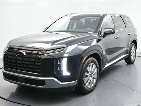 Used 2023 Hyundai Palisade SEL w/ Cargo Package AWD/4WD image 3