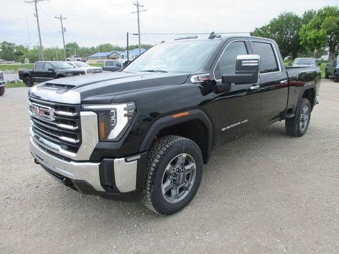 New 2026 GMC Sierra 2500 SLT AWD/4WD image 11