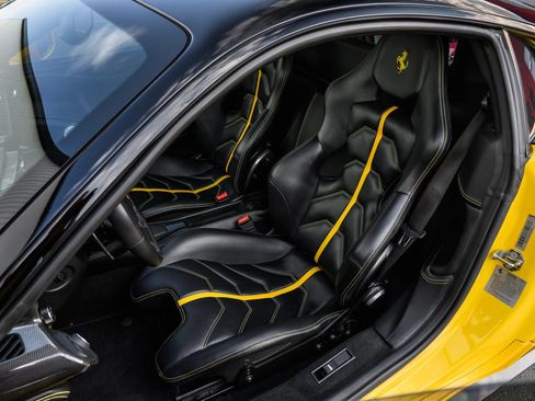 Used 2010 Ferrari 458 Italia Coupe RWD image 25